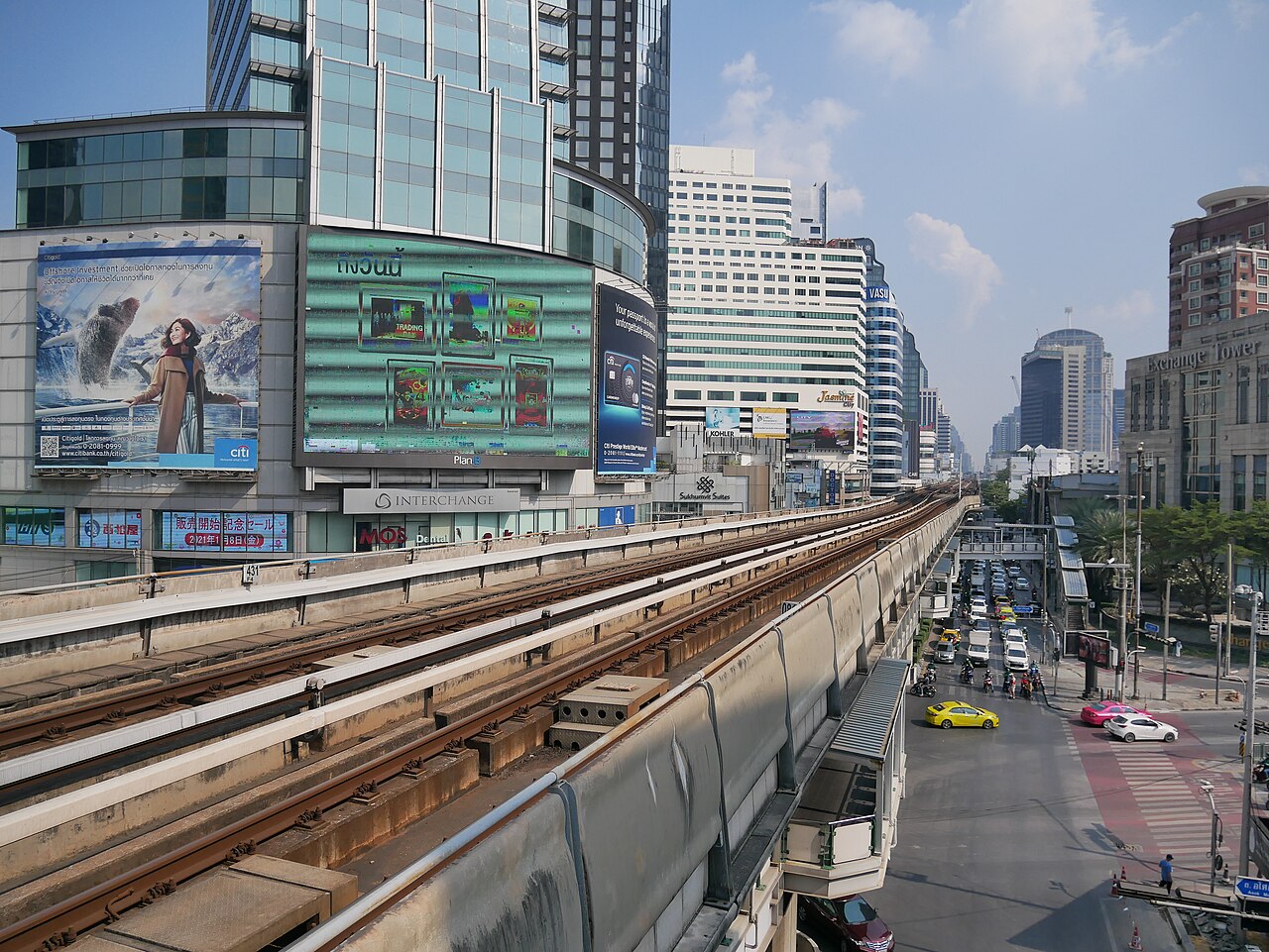 Asok（BTS Transfer · Sukhumvit）